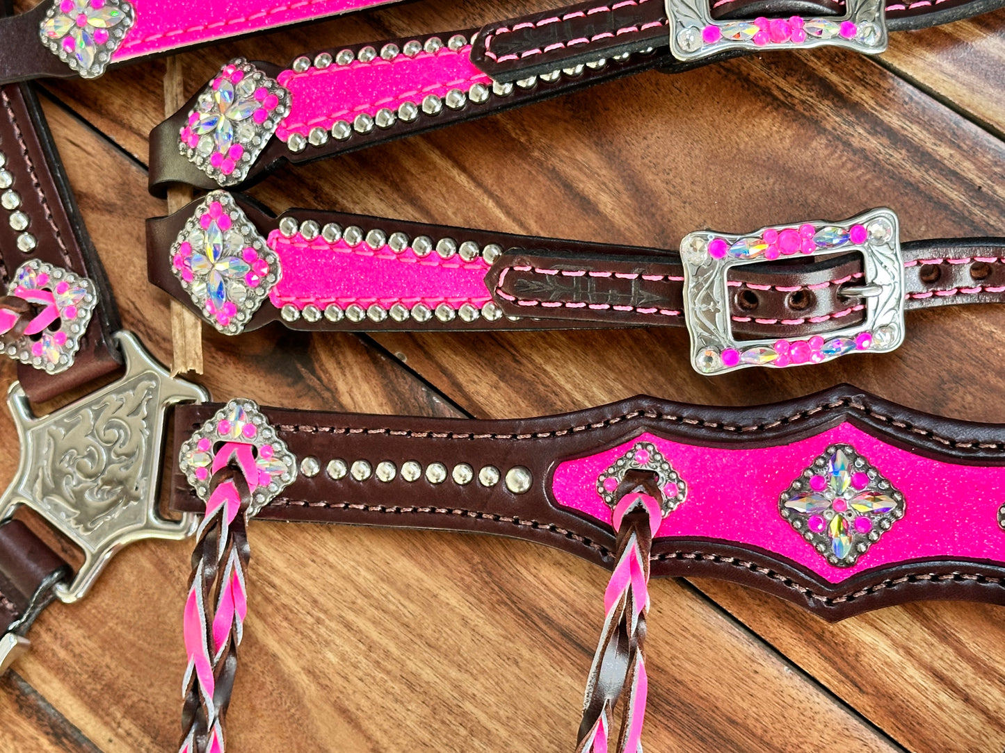 Hot pink glitter inlay with twisted fringe