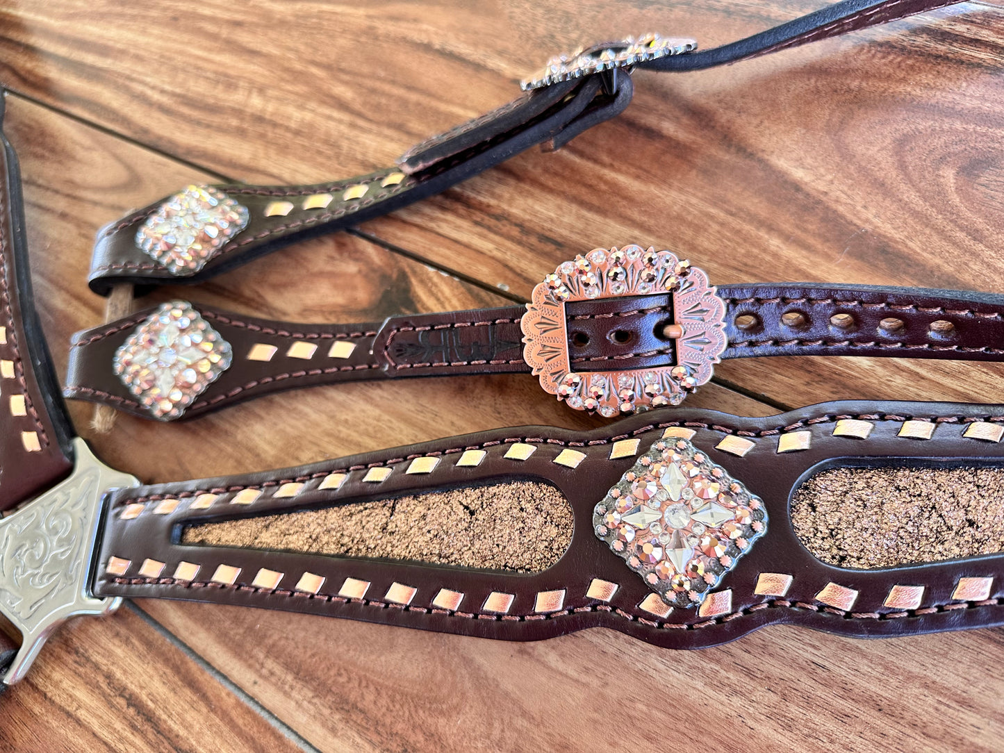 Rose gold inlay with rose gold buckstitch