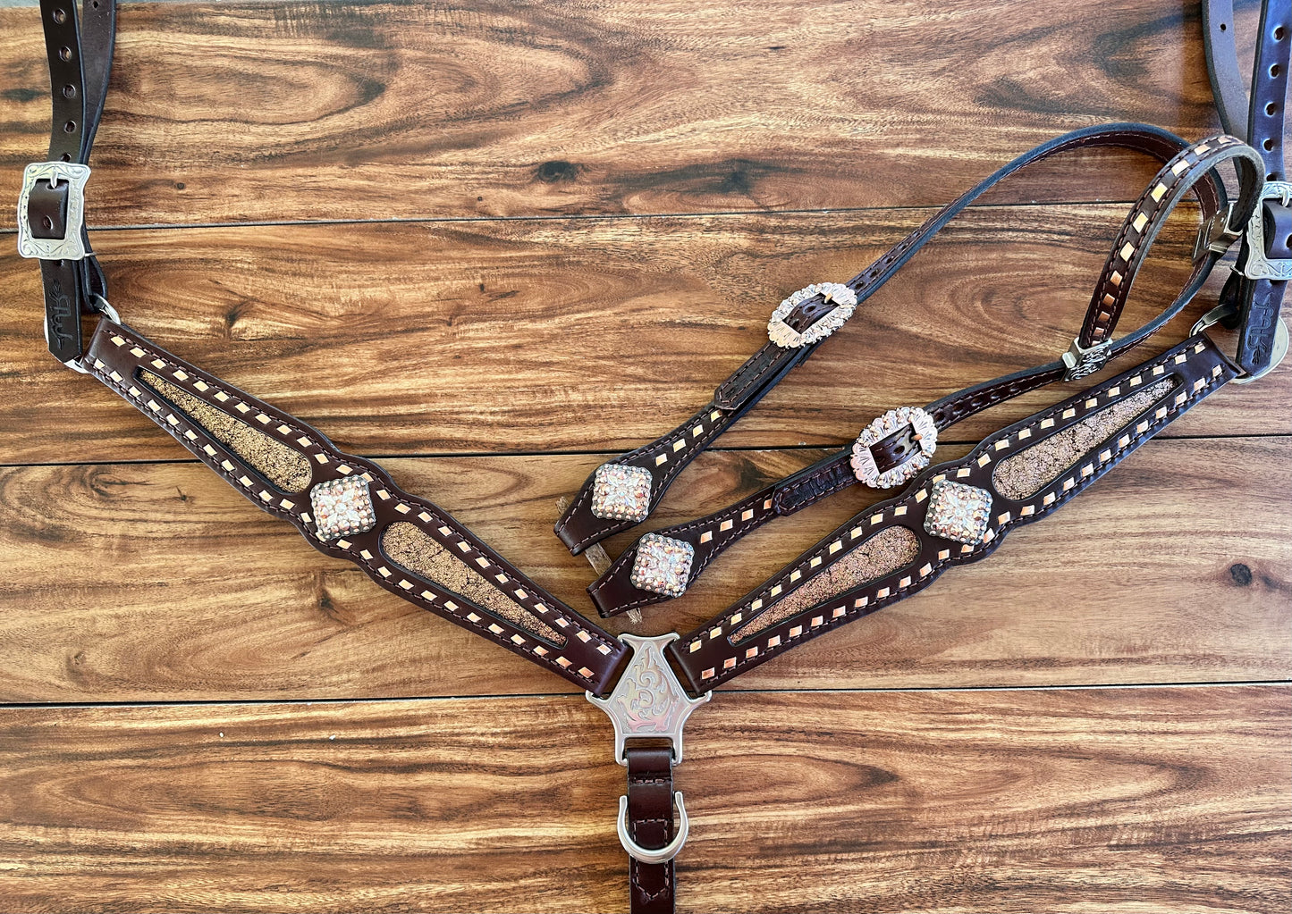 Rose gold inlay with rose gold buckstitch