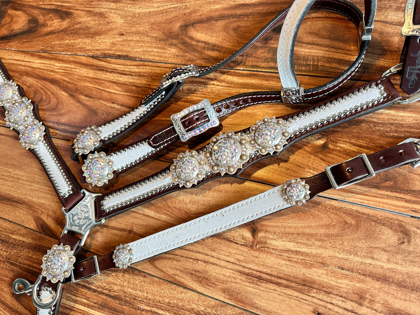 White dazzle with XL conchos