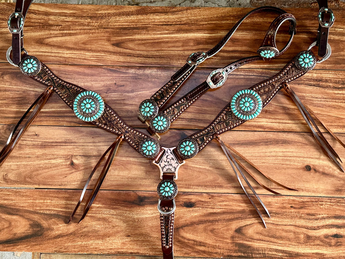 Copper frosted brown gator with turquoise
