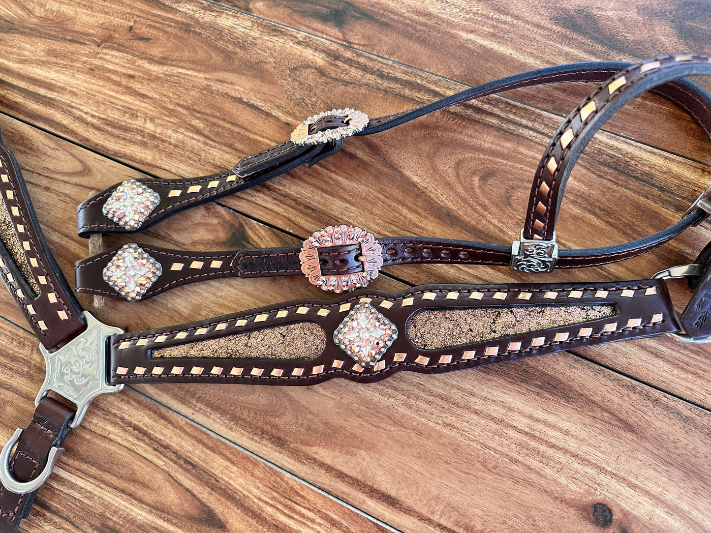 Rose gold inlay with rose gold buckstitch