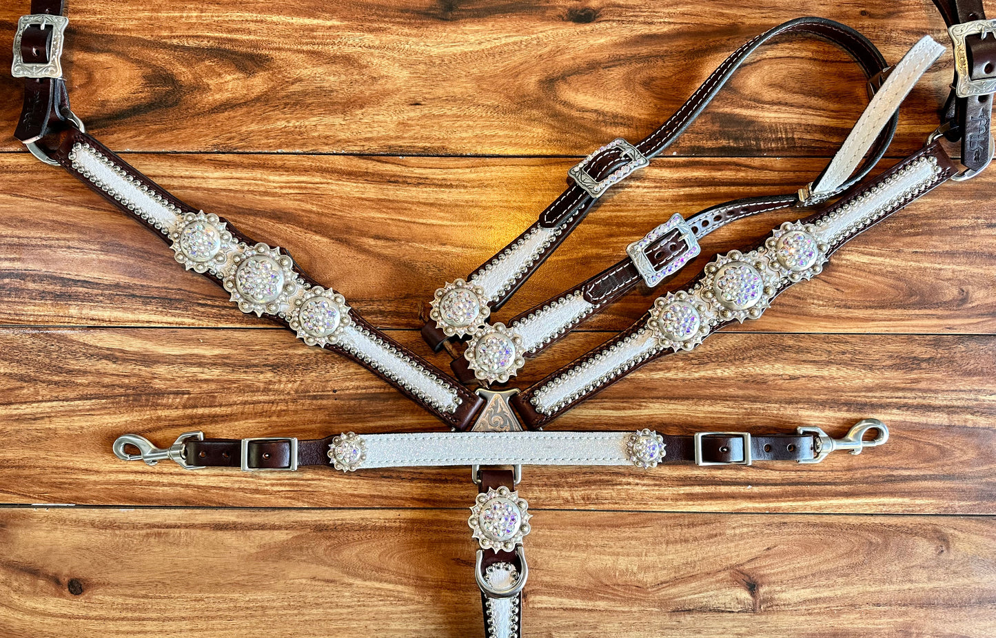 White dazzle with XL conchos