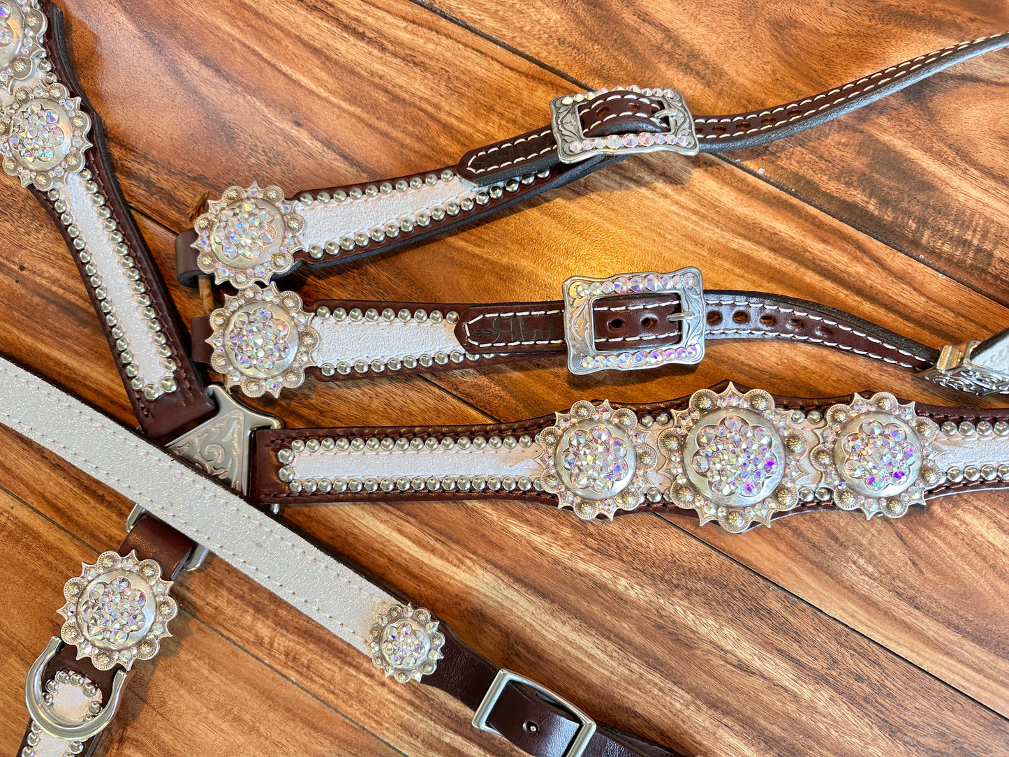 White dazzle with XL conchos