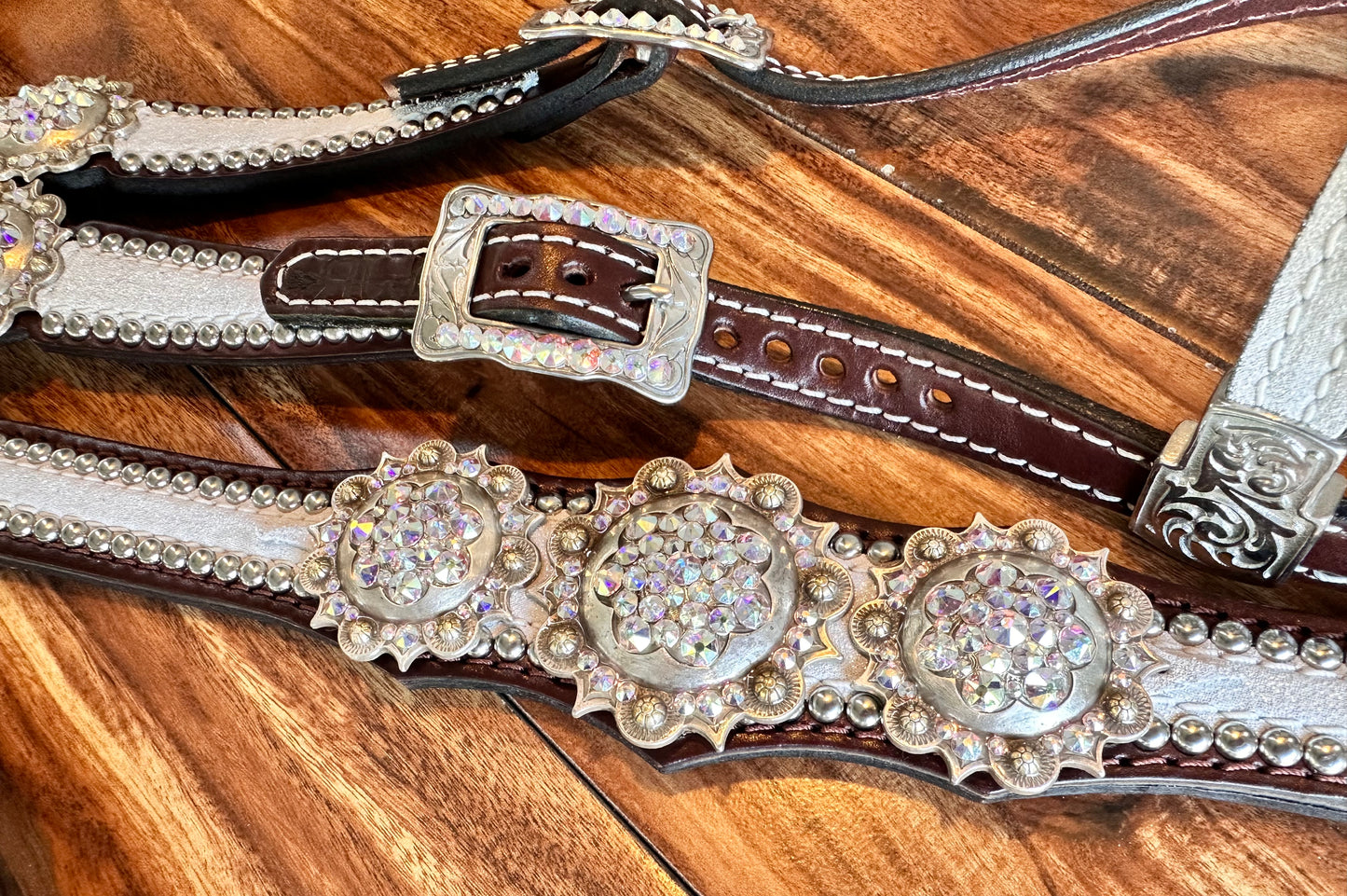 White dazzle with XL conchos