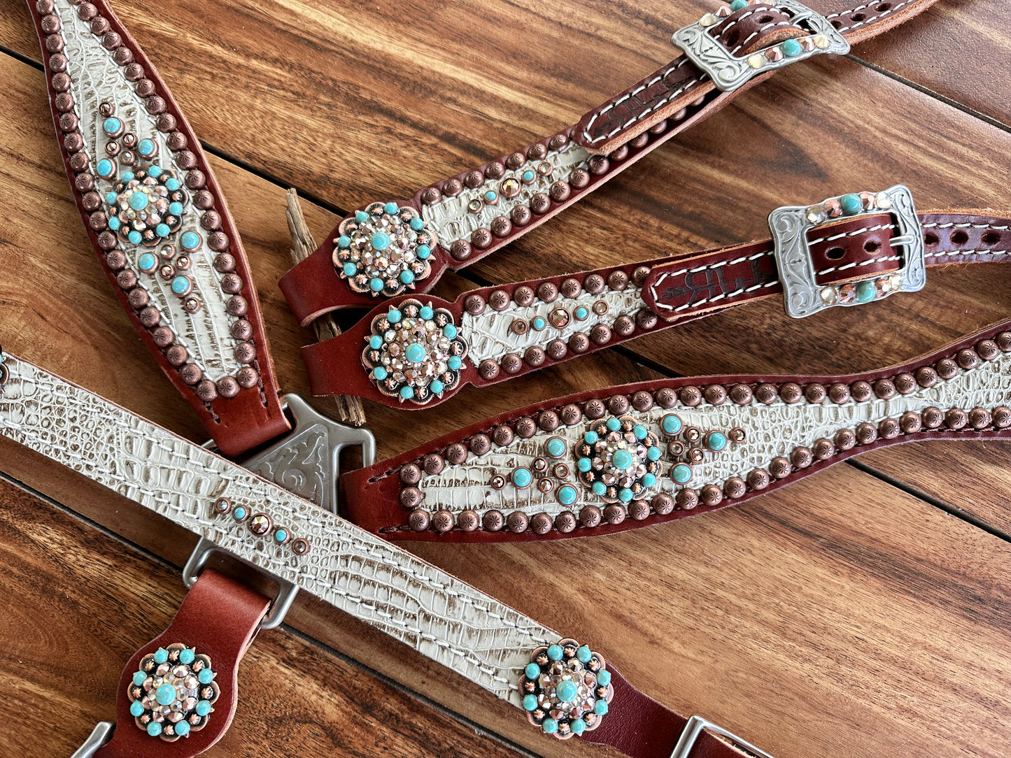 Antique white with turquoise round conchos
