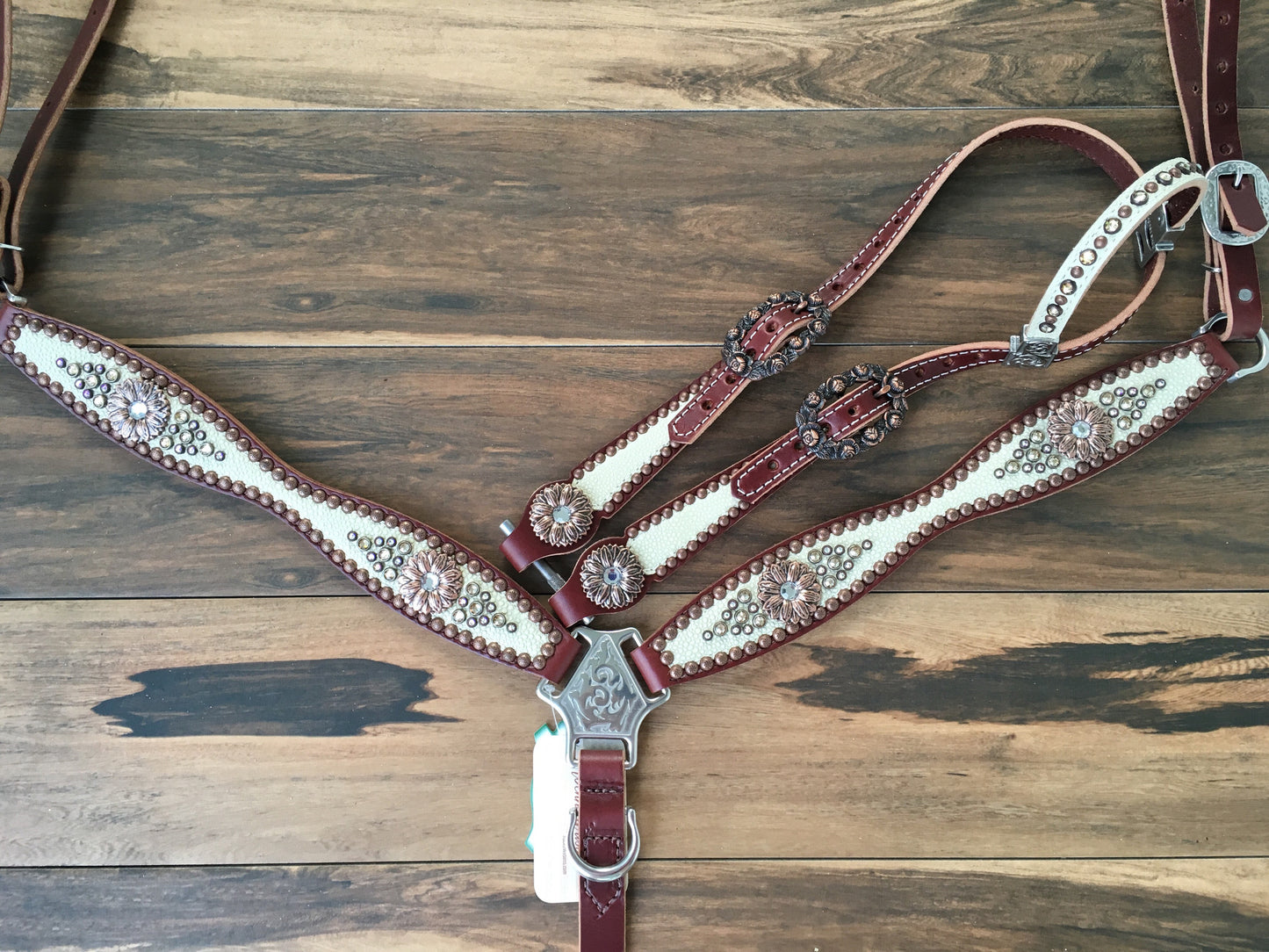 Cream Stingray with Daisy Conchos and Rim Sets
