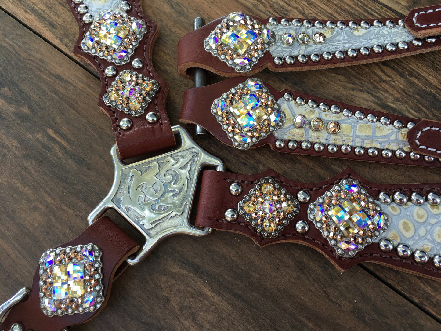 Cream Gator with Rim Set Crystals
