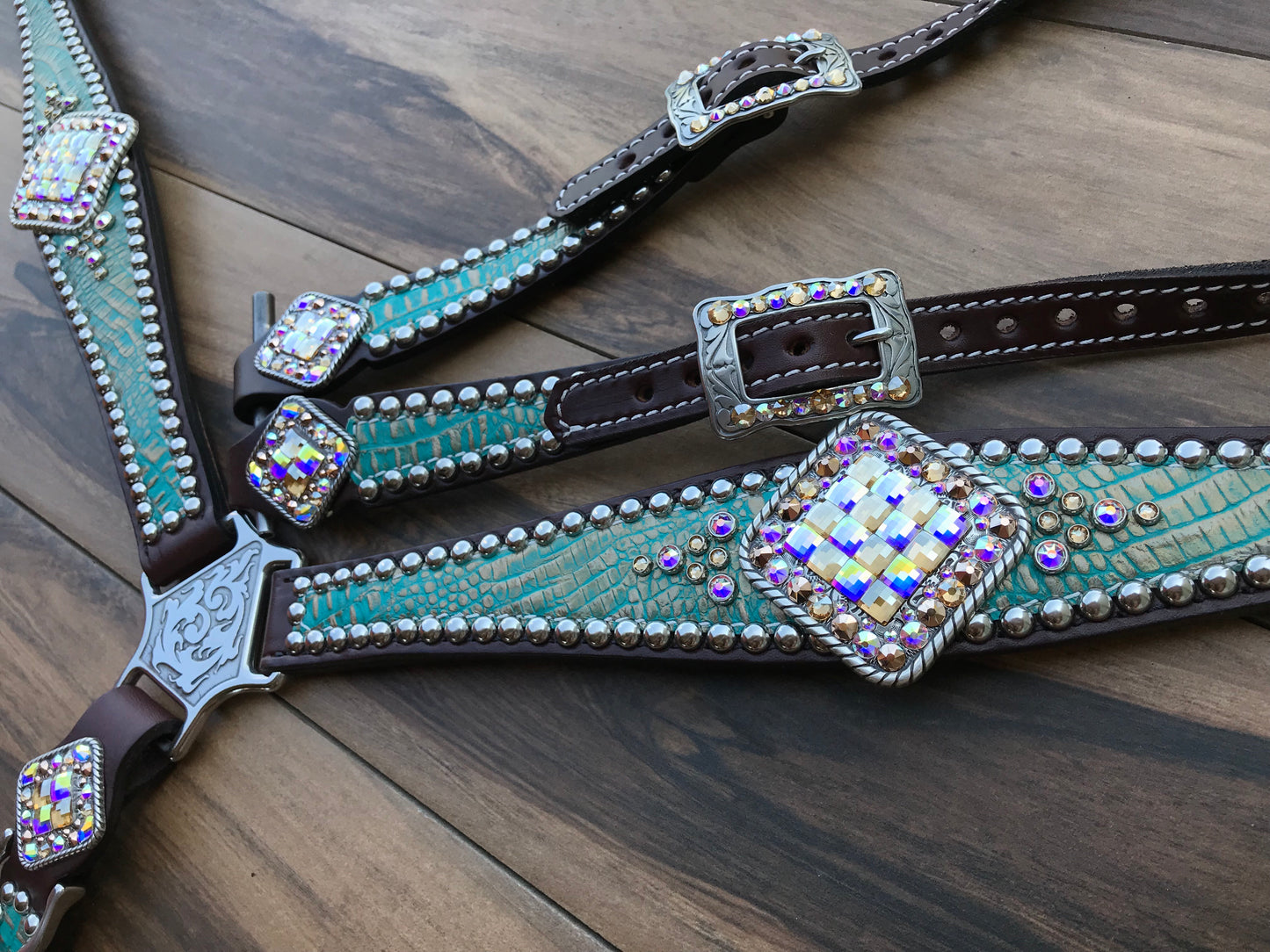 Gold Frosted Turquoise Gator on Dark Leather