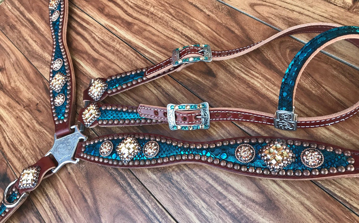 Turquoise mystic with Golden Shadow