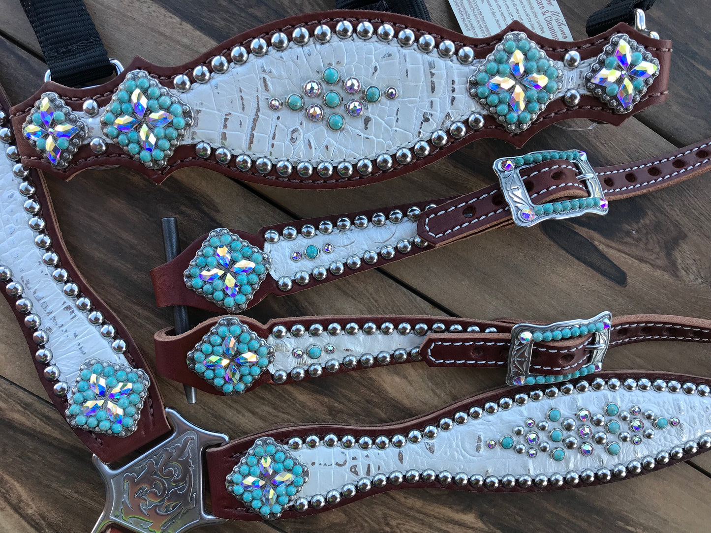 White gator with turquoise