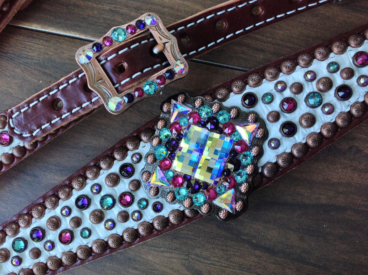 White Gator with Big Beautiful Conchos!