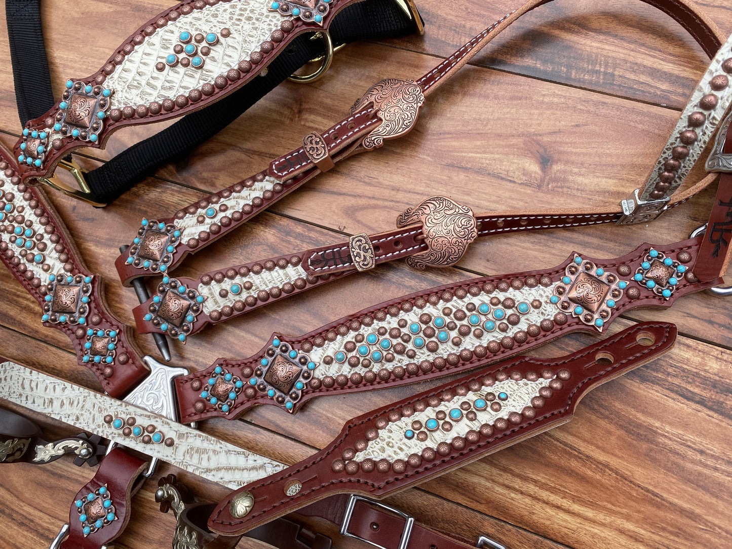 Antique white gator with turquoise on medium