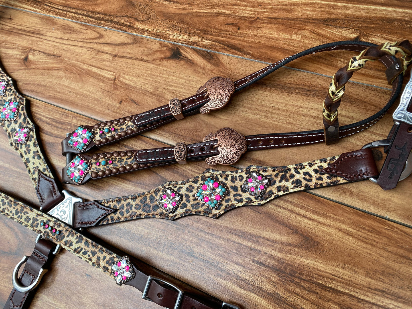 Single layer cheetah with pink and turquoise