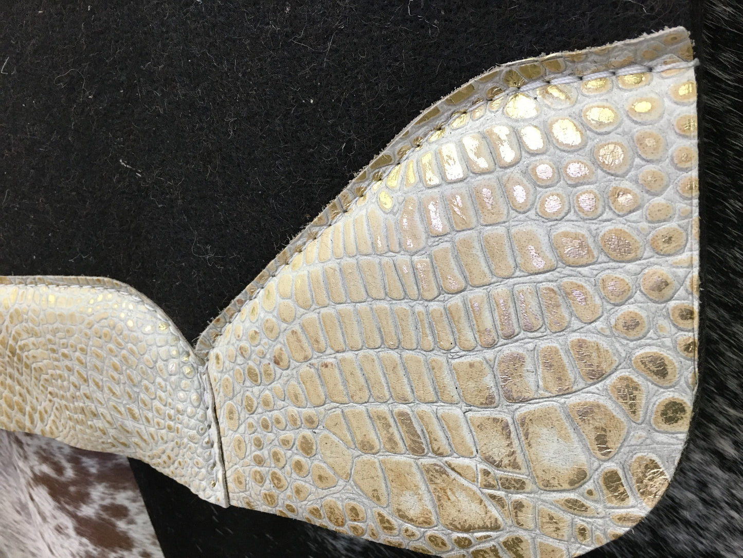 Best ever Saddle pad with cream/gold gator wear leathers