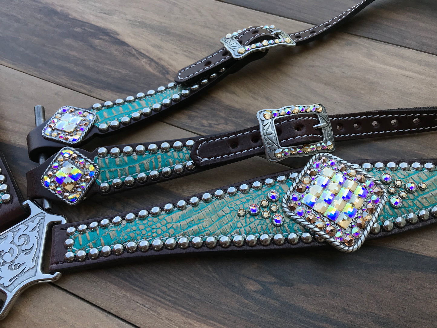 Gold Frosted Turquoise Gator on Dark Leather