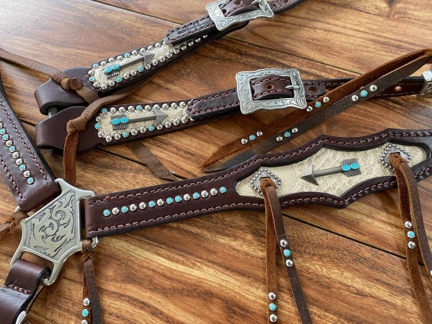 Cream snake skin inlay with turquoise