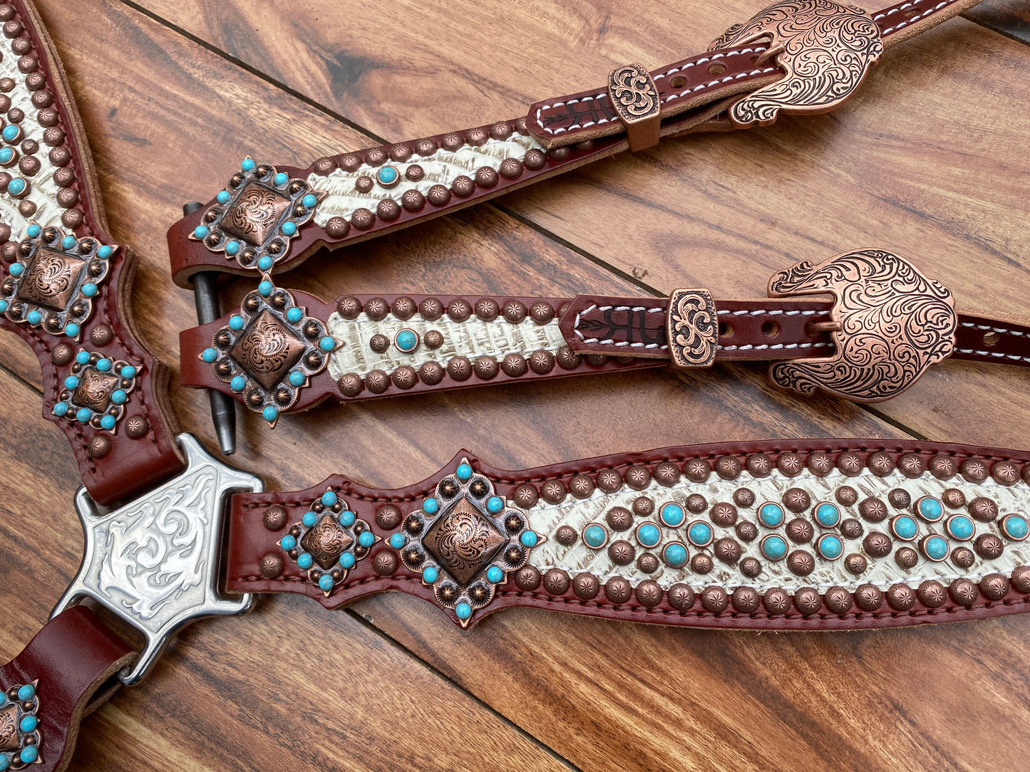 Antique white gator with turquoise on medium