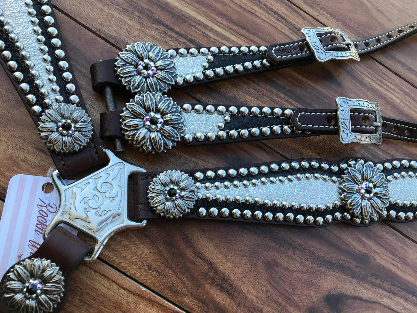 Black gator with silver ice and Daisy’s
