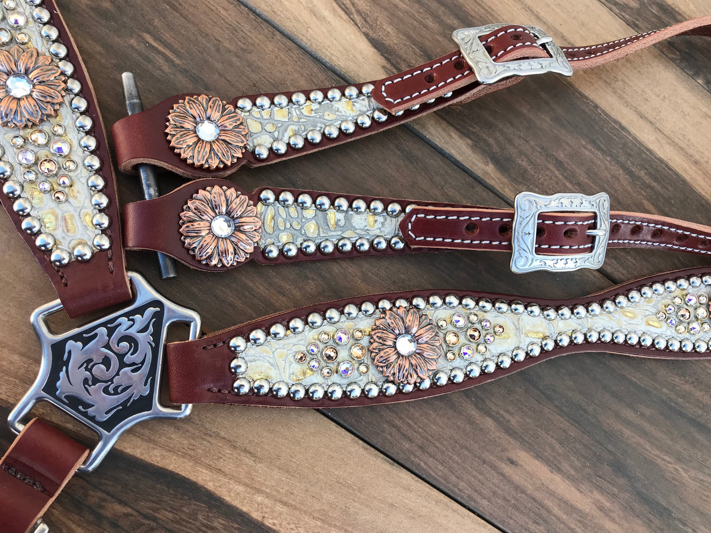 Cream Gator W/ Daisy Conchos and Silver