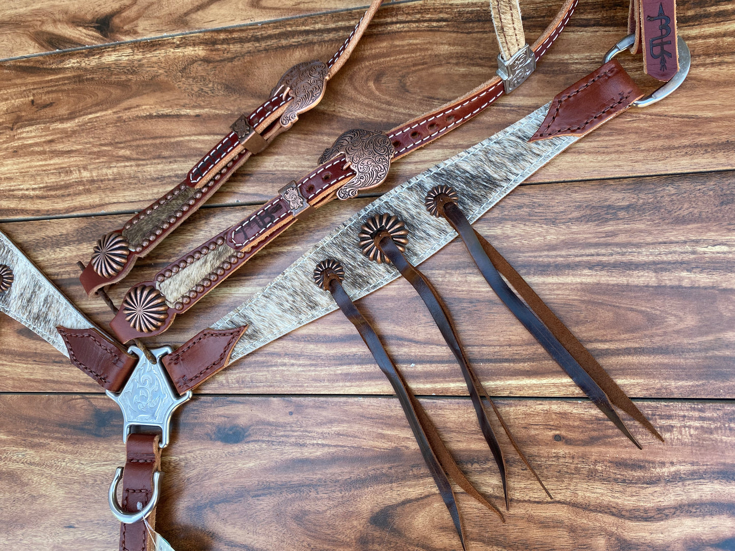 Single layer cowhide with pinwheels