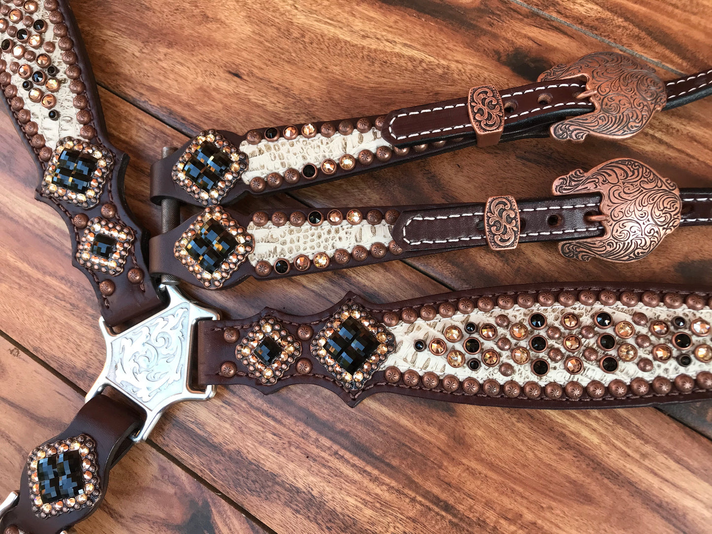 Antique white gator with square conchos
