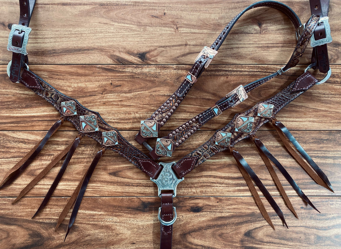 Copper frosted gator with turquoise arrows