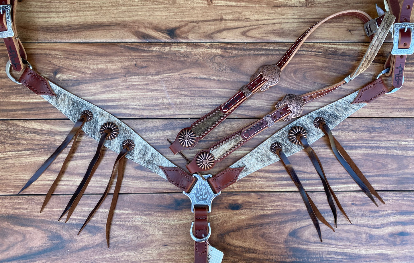 Single layer cowhide with pinwheels