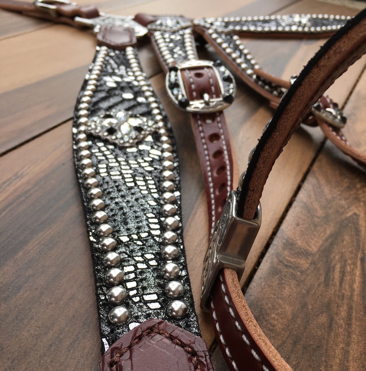 Silver Mystic single layered leather