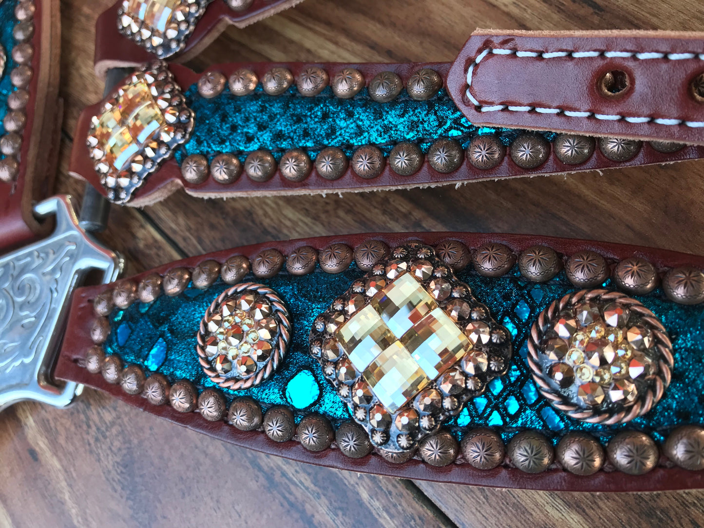 Turquoise mystic with Golden Shadow