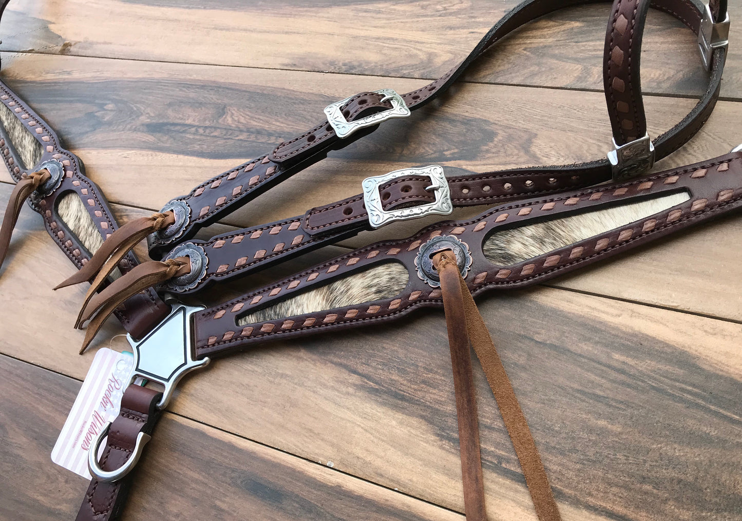 Cowhide Inlay with Kangaroo Lace Buck-stitch Solid Conchos