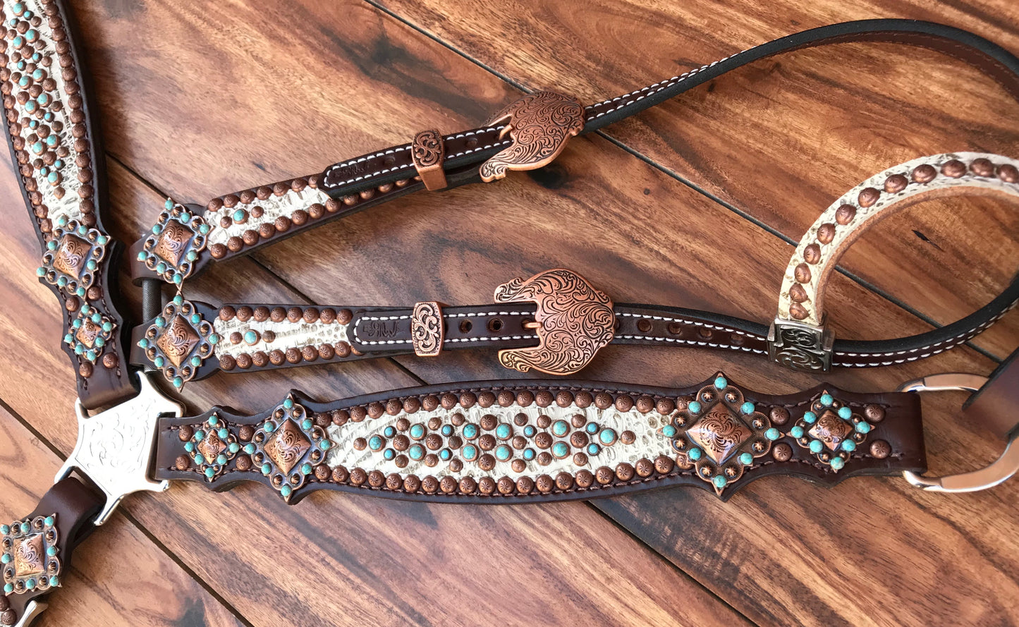 Antique White Gator with Turquoise
