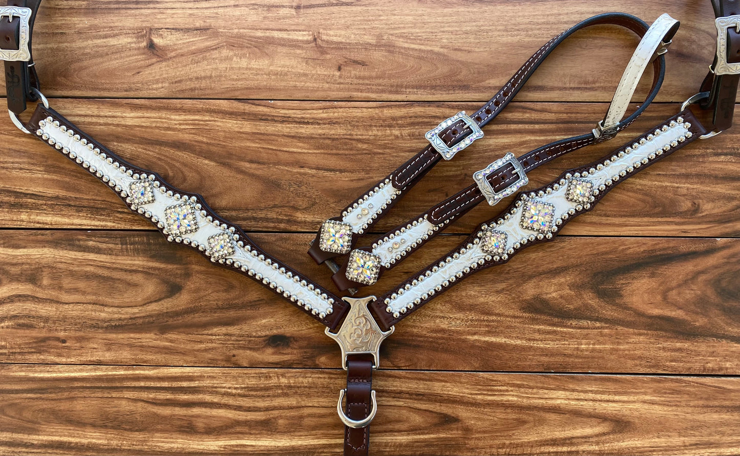 White gator with clear and AB