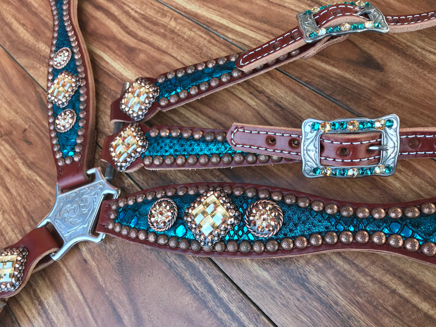 Turquoise mystic with Golden Shadow