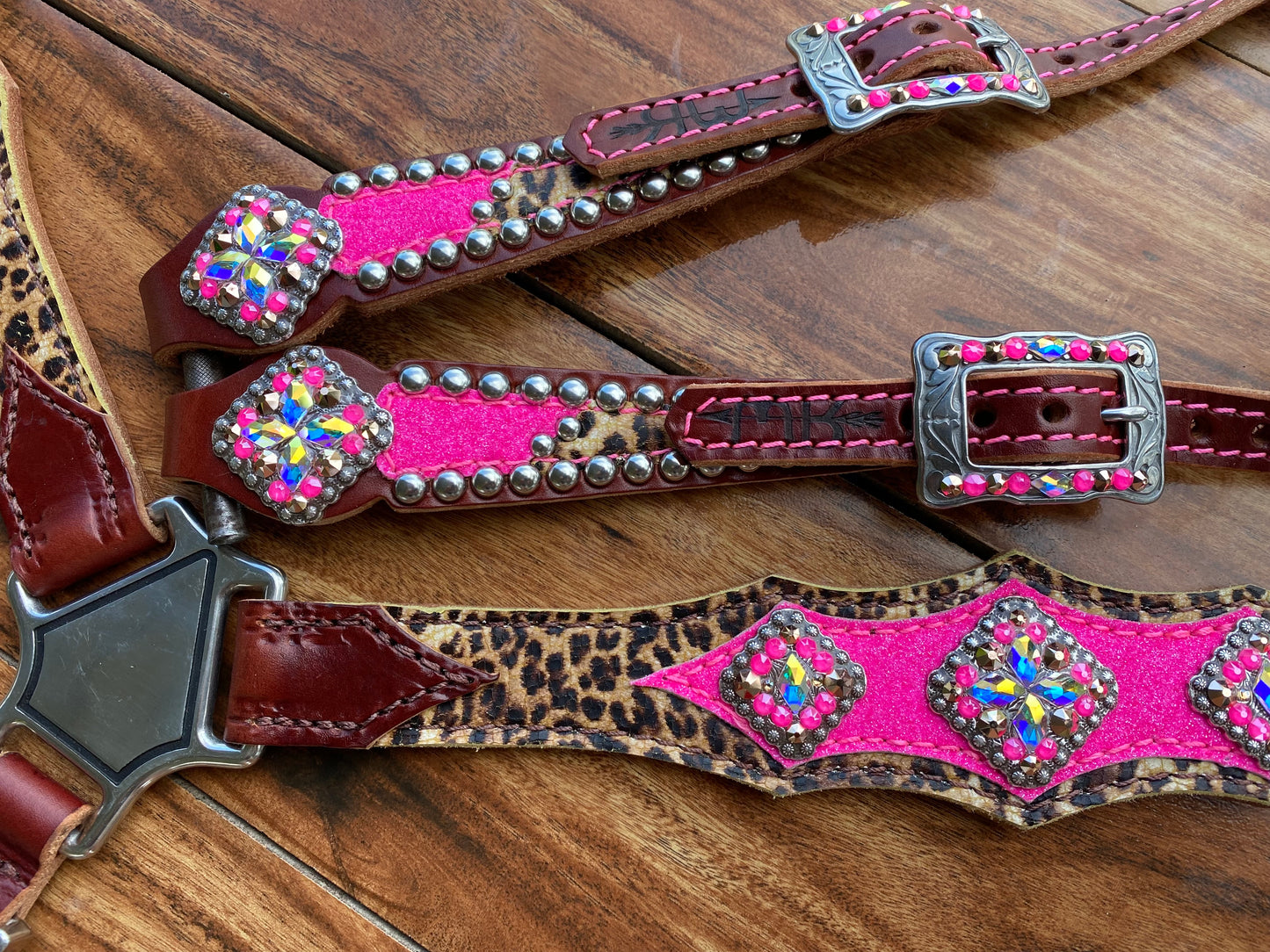 Cheetah with neon pink
