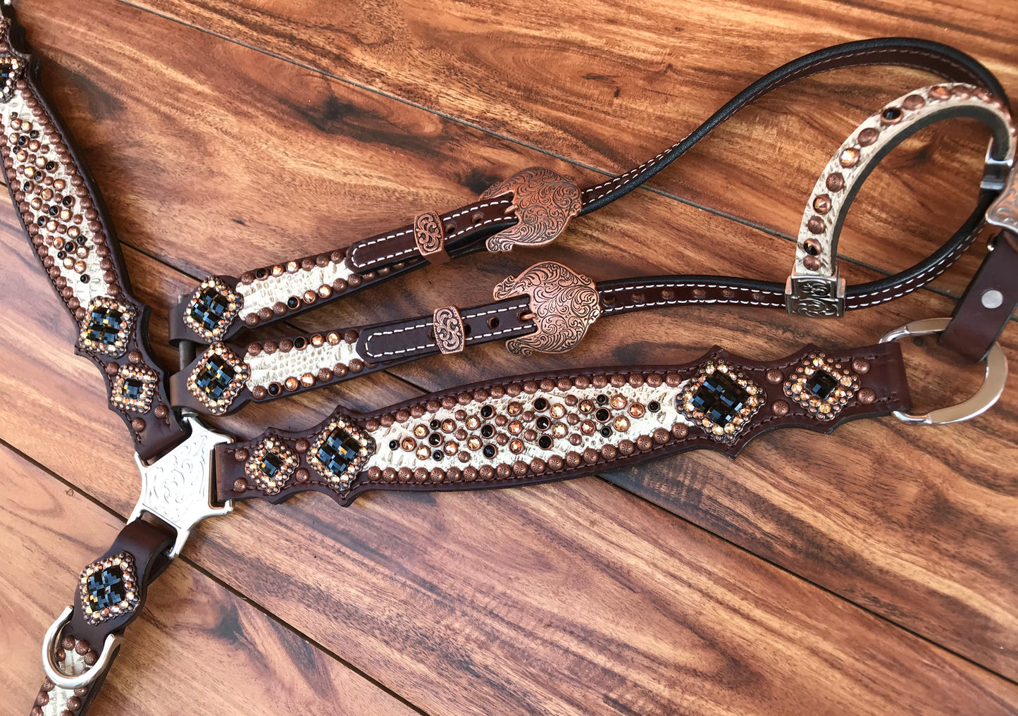 Antique white gator with square conchos