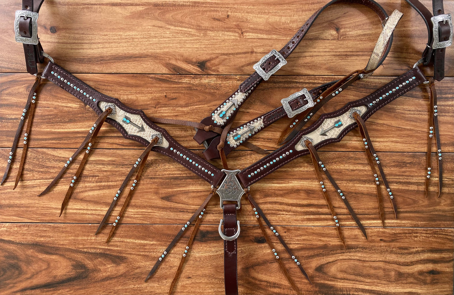 Cream snake skin inlay with turquoise