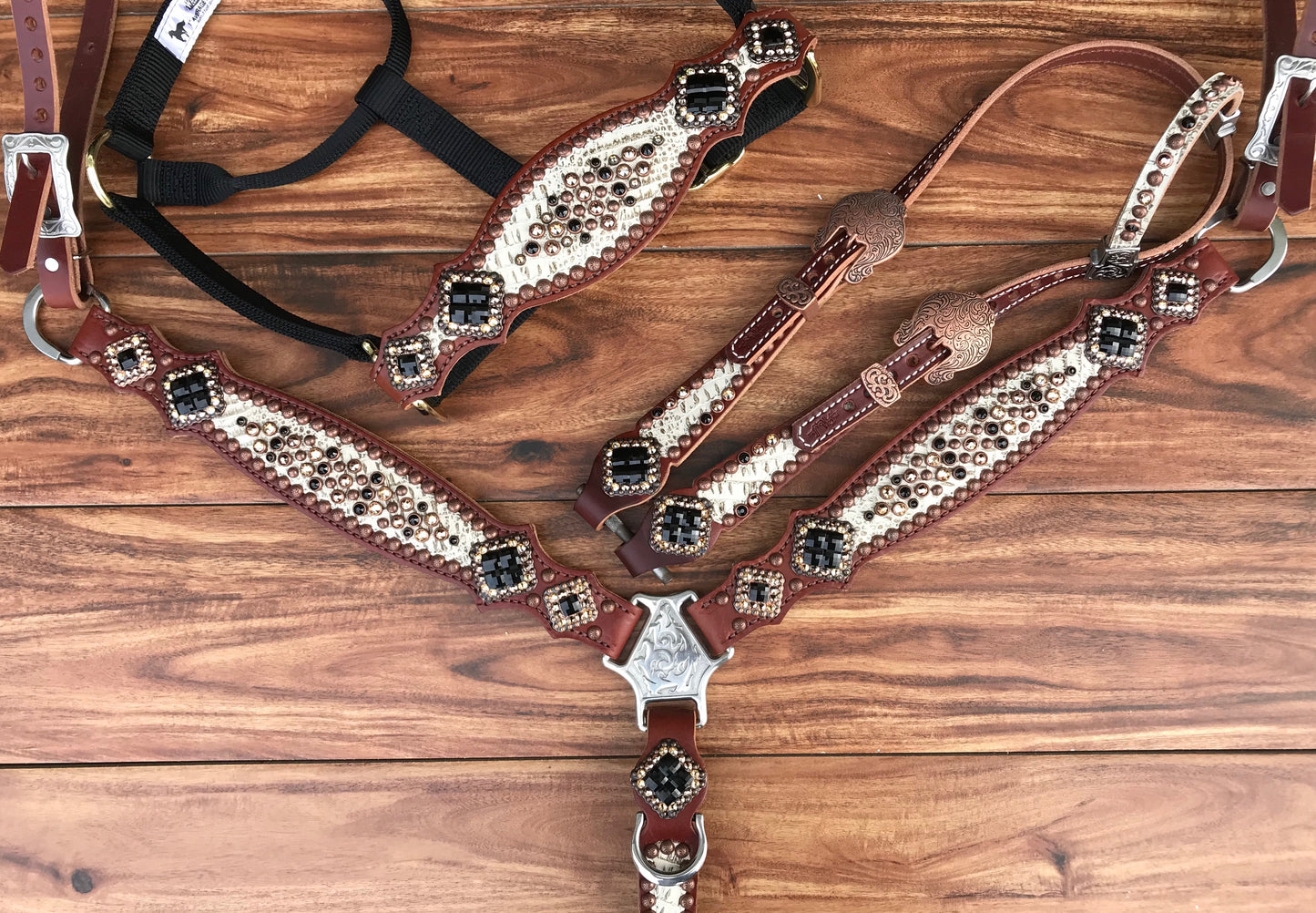 Antique white gator with square conchos