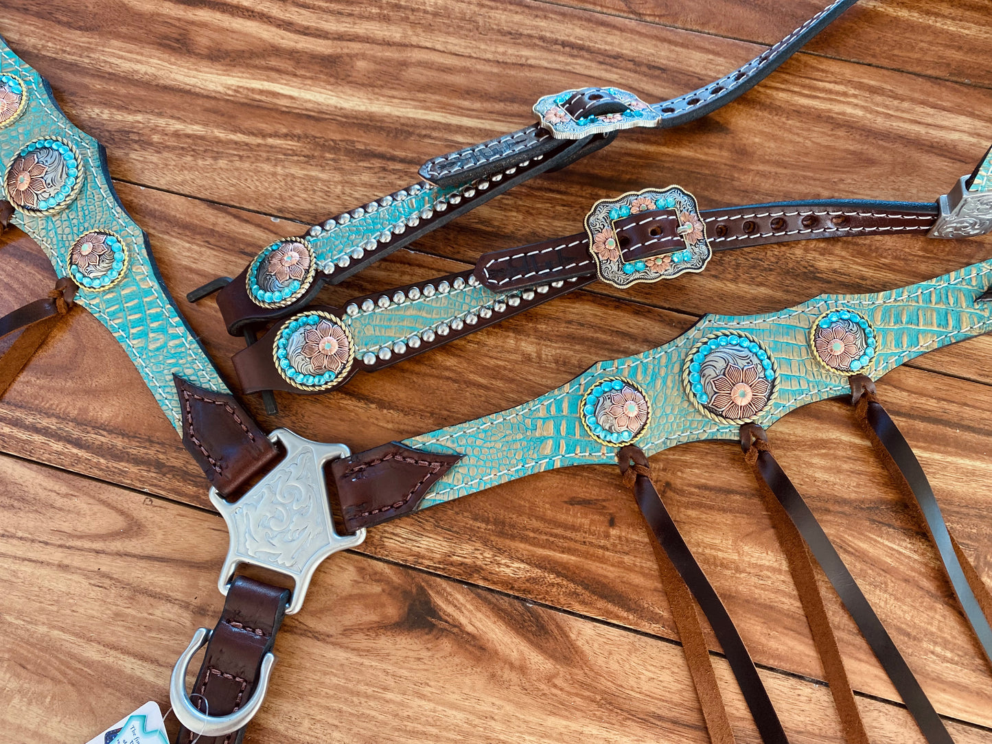 Single layer copper frosted turquoise gator