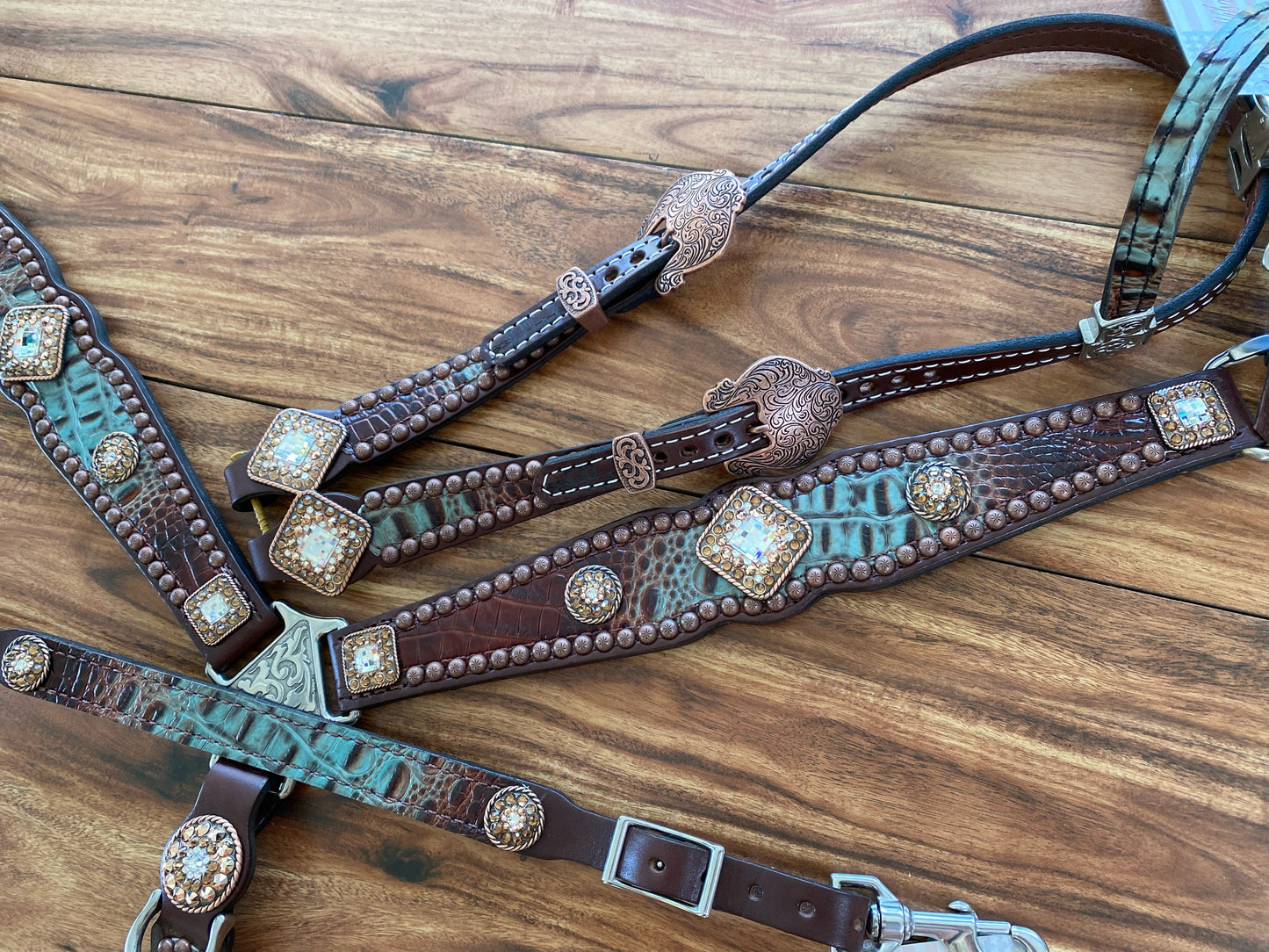 Turquoise Fade Brown Gator with Gold