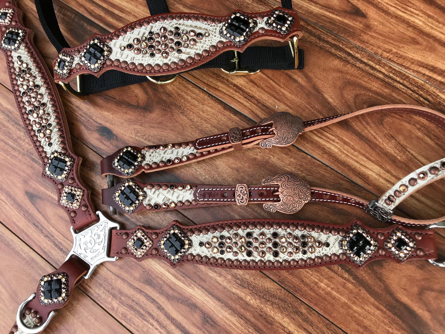 Antique white gator with square conchos