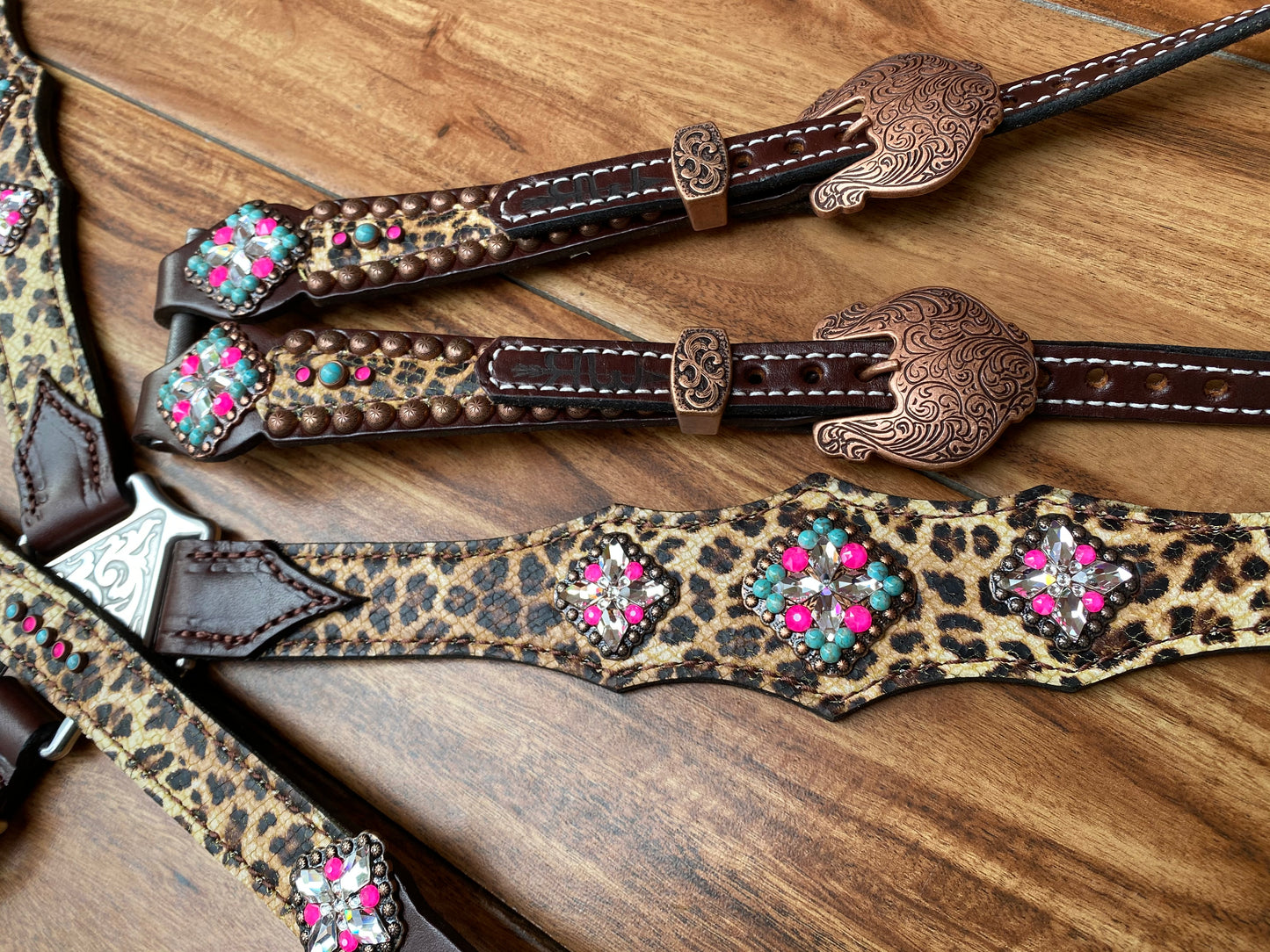 Single layer cheetah with pink and turquoise