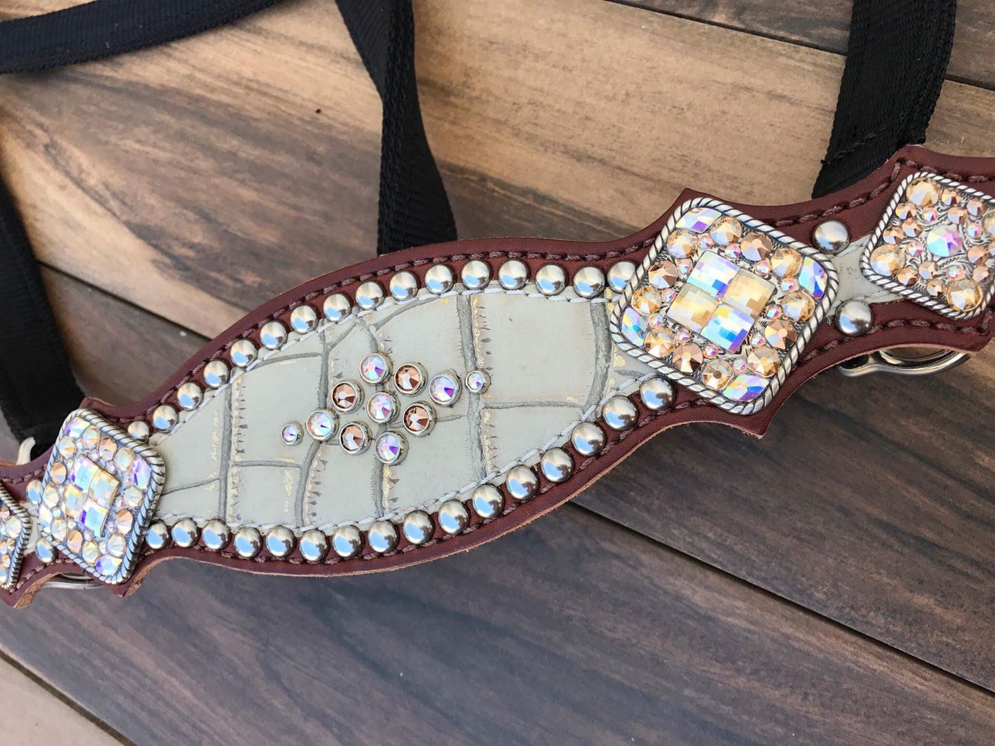 Cream Gator W/ Silver