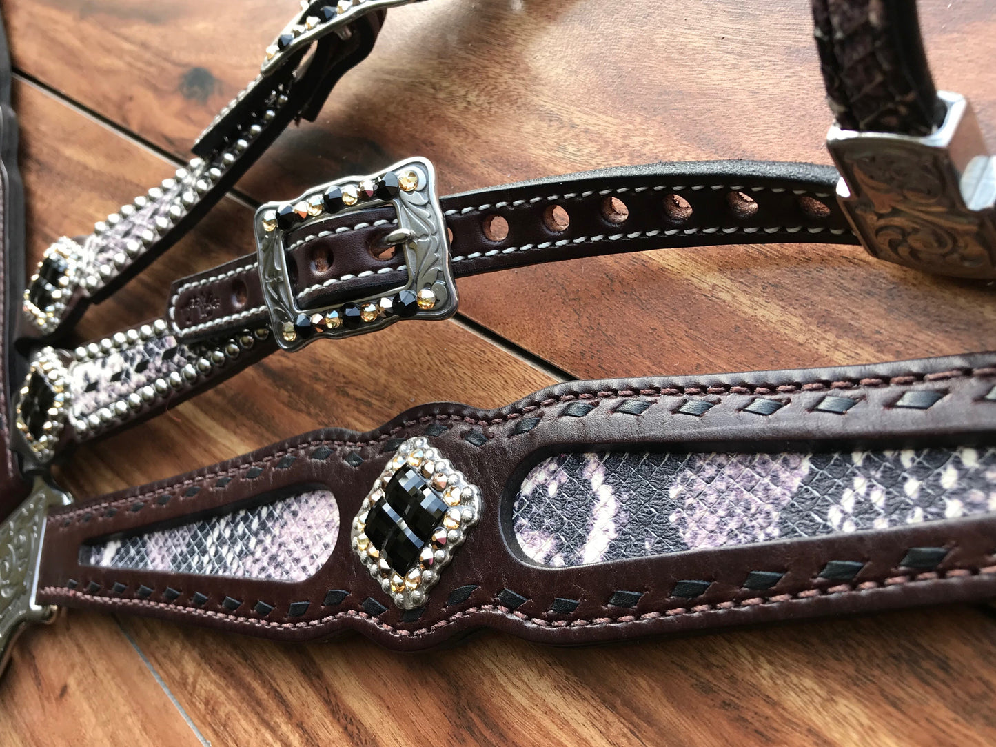 Buckstitch snake skin