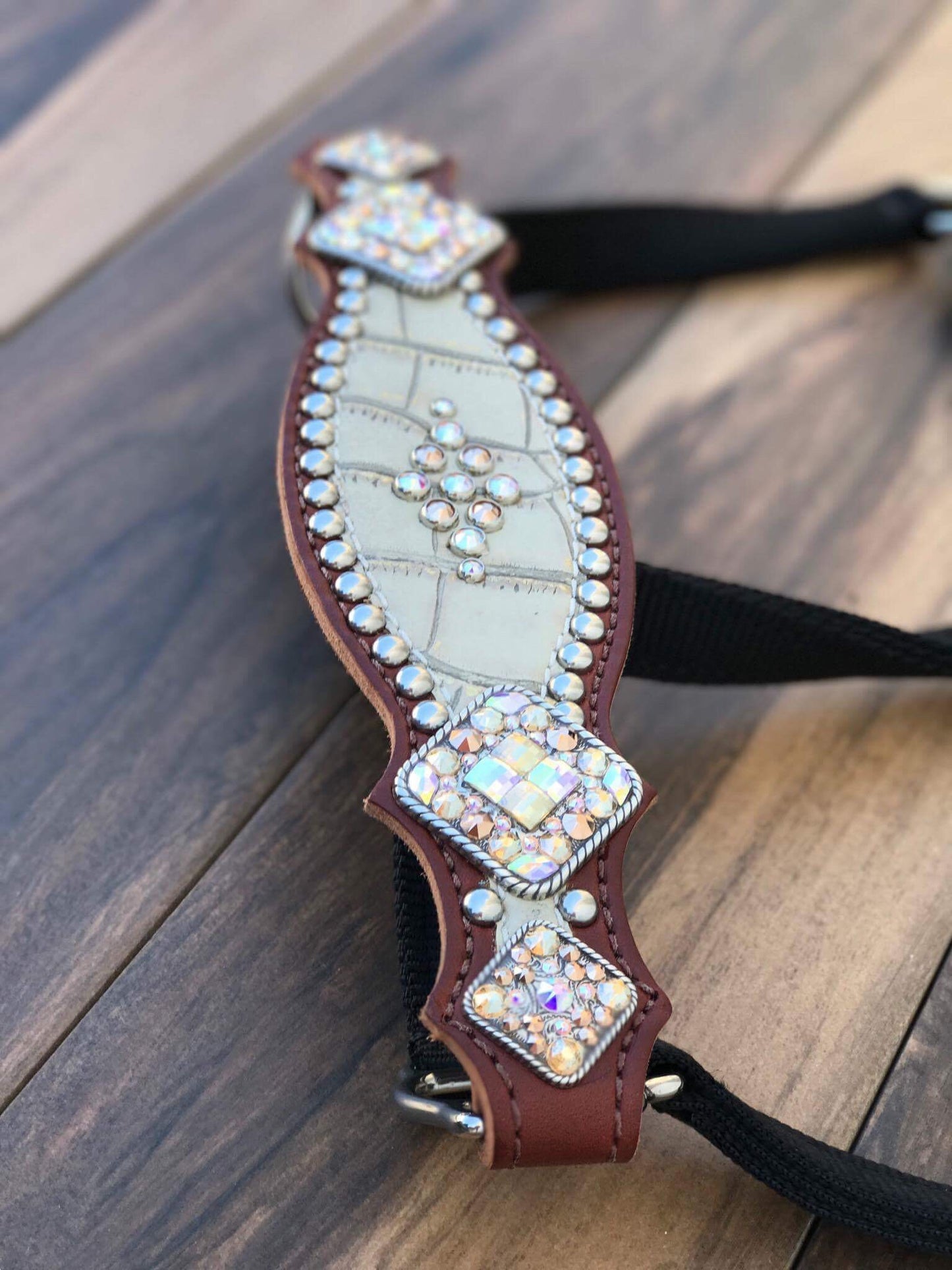 Cream Gator W/ Silver