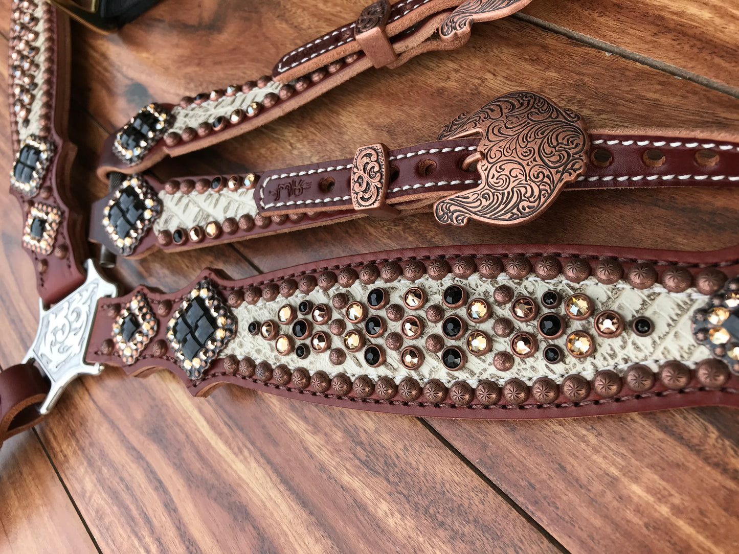 Antique white gator with square conchos