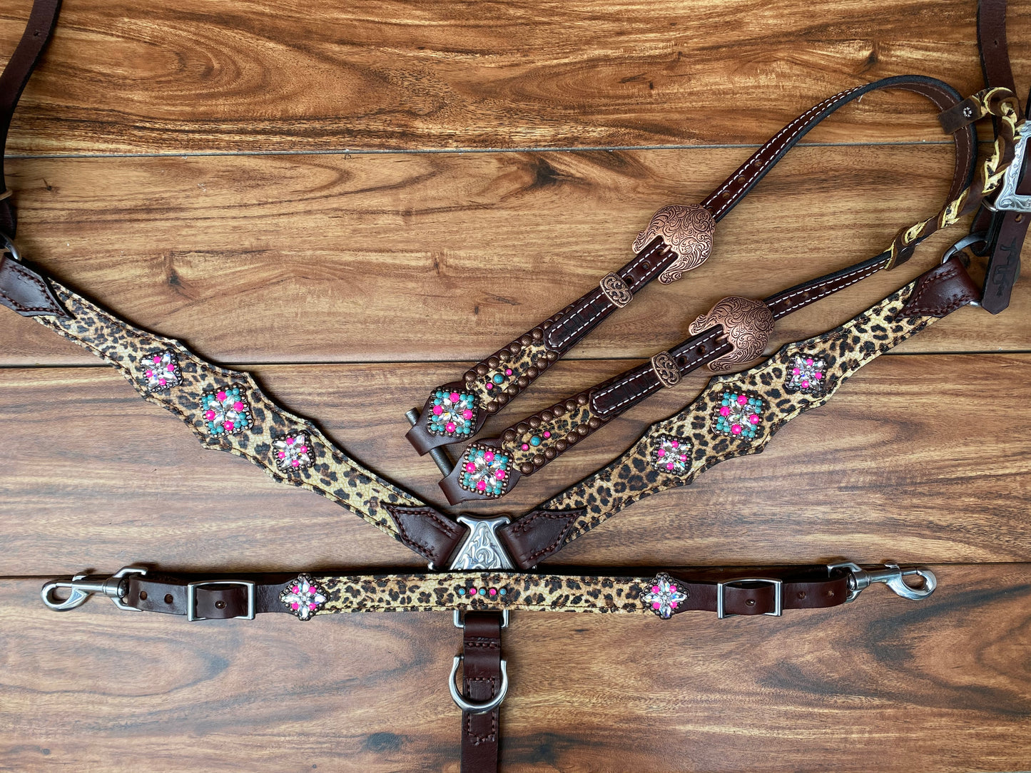 Single layer cheetah with pink and turquoise