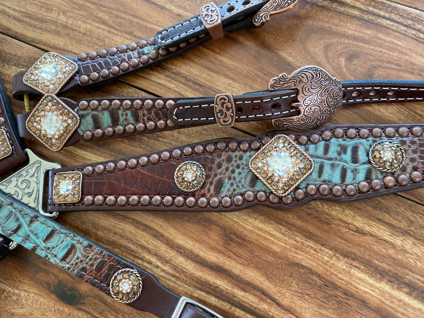 Turquoise Fade Brown Gator with Gold