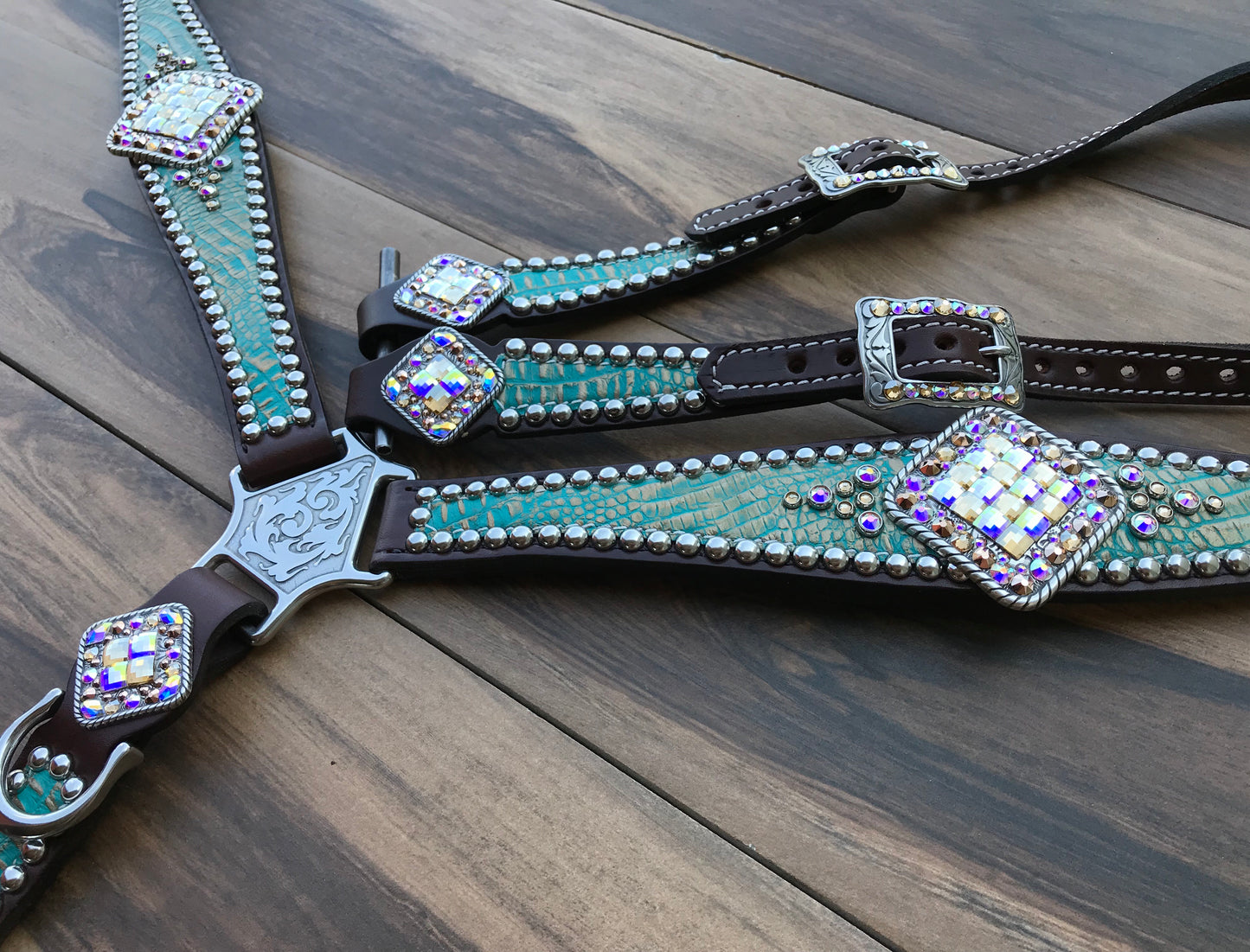 Gold Frosted Turquoise Gator on Dark Leather