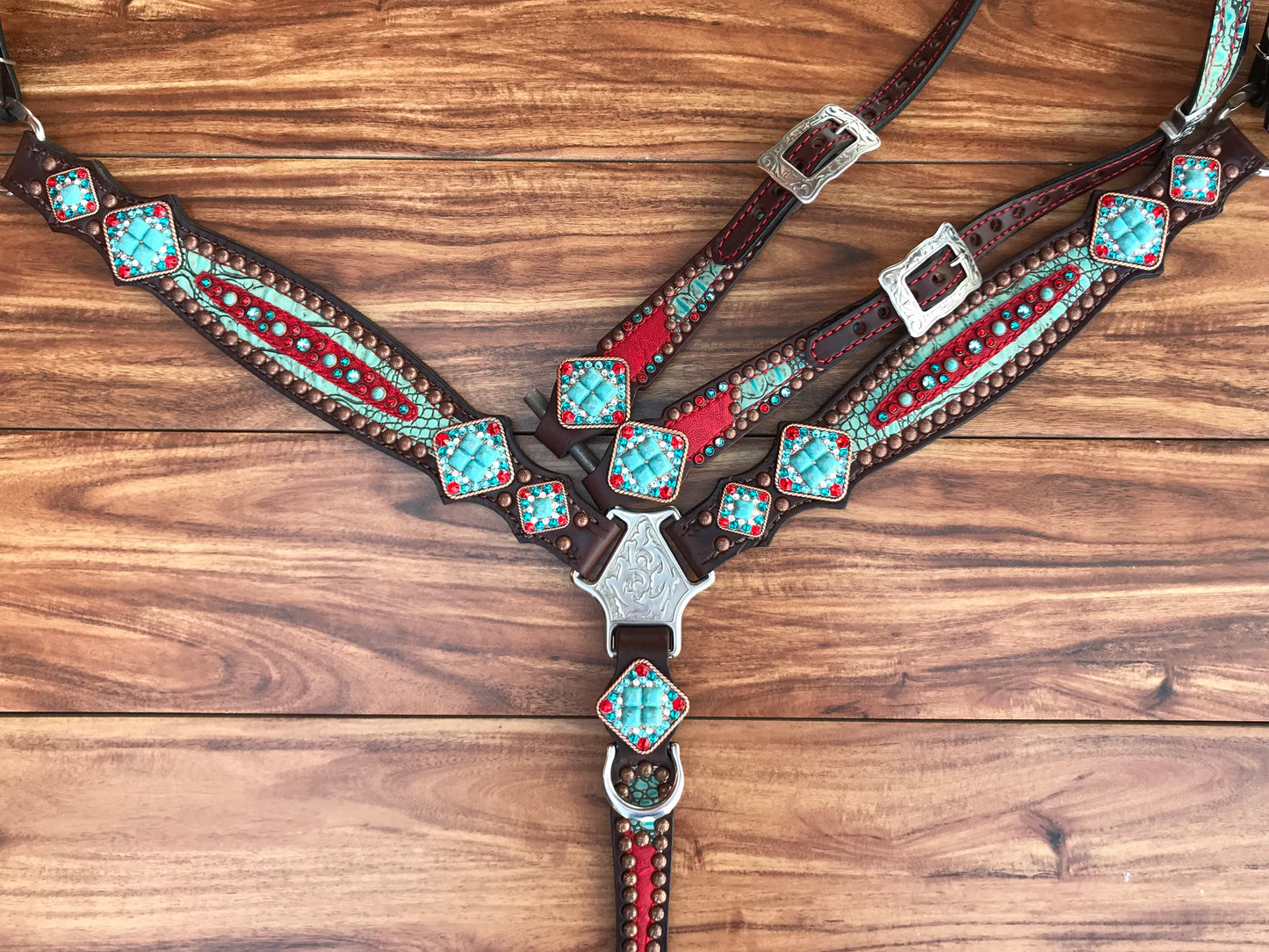 Red and turquoise gator